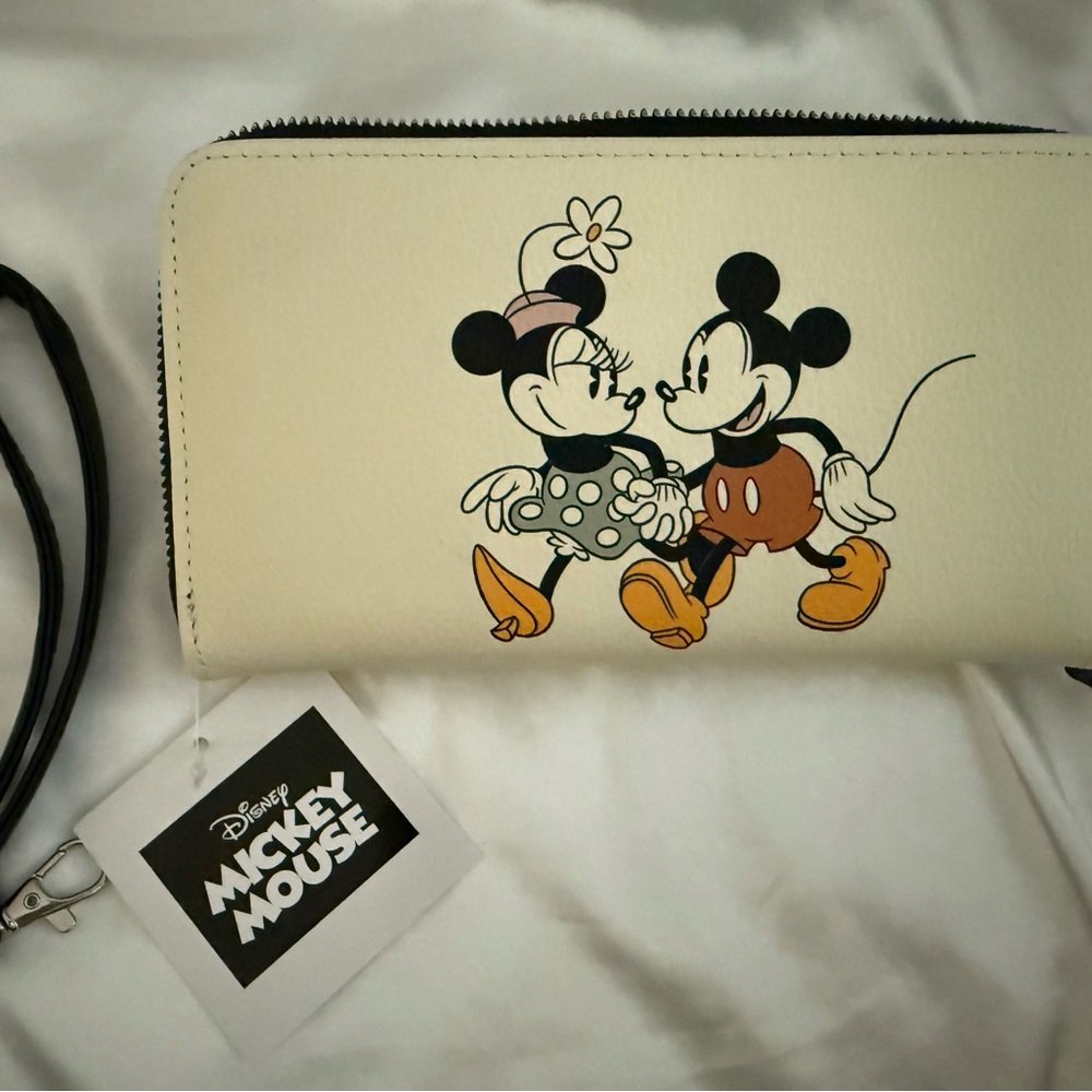 Disney Mickey & Minnie Mouse Kiss Wallet – Cream, Zip Around, New With Tag